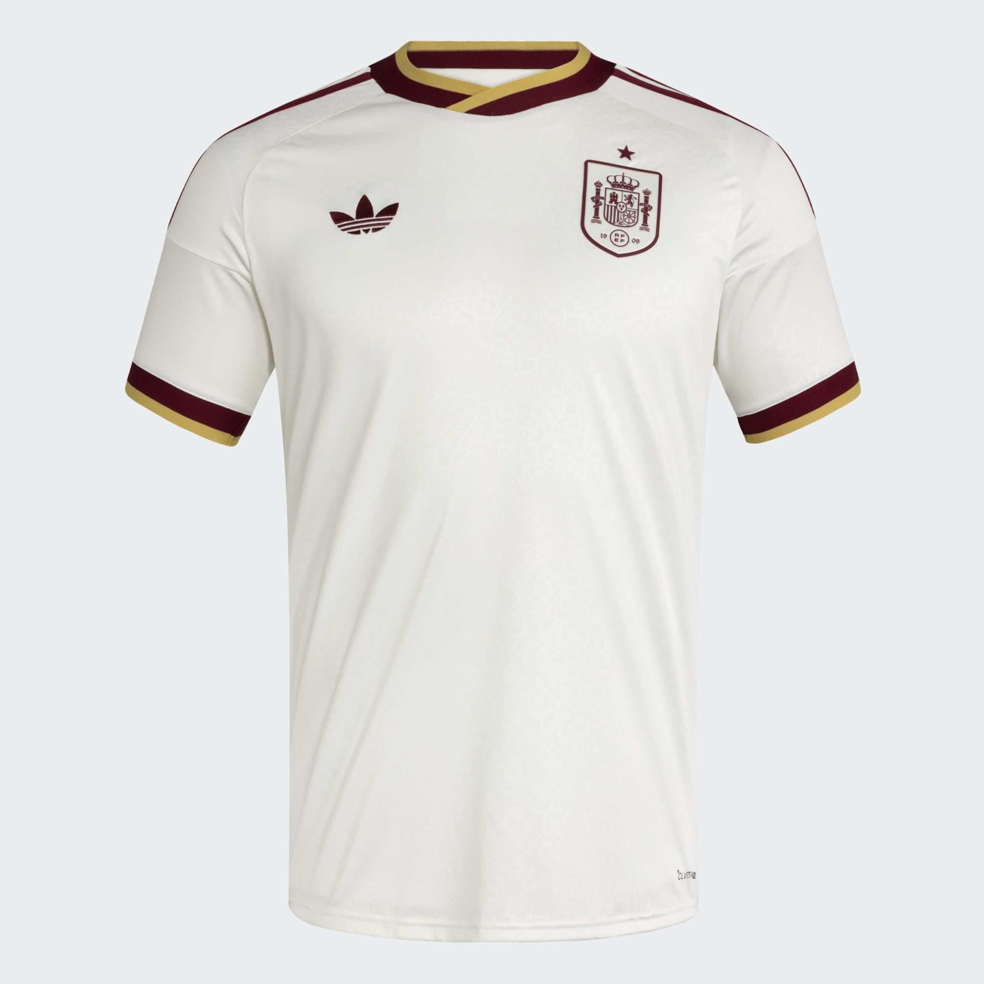 Espagne – Maillot Extérieur Coupe du Monde 2026 – Élégance claire, détails bordeaux